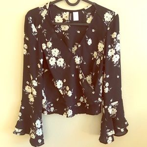 Black & White Floral H&M Crop Top, Size 2